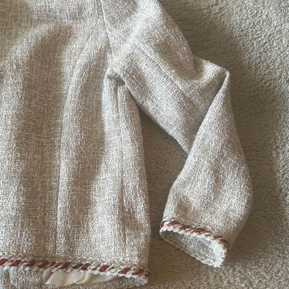 Zara Cream tweed jacket cream with red trim accents. 4 pockets. White - Picture 13 of 14